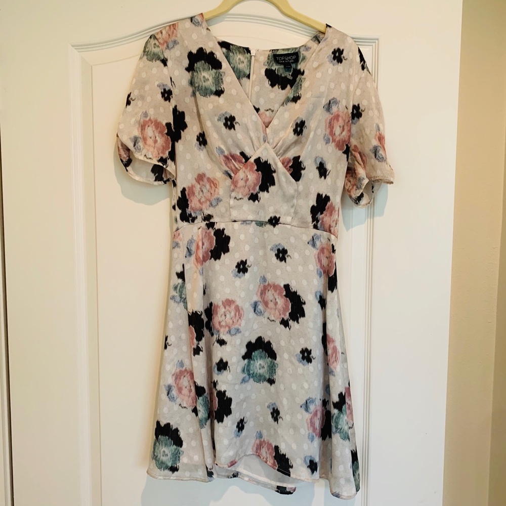 TopShop Floral Dress - pouf shoulders - size 4